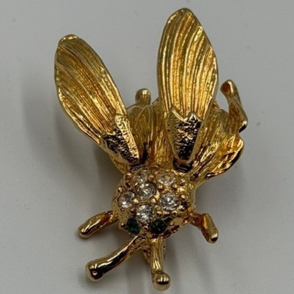 Vintage Gold Tone Rhinestone Bee Brooch Green Eye Movable Wings Pin 1.25 Inch